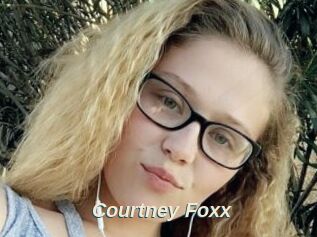 Courtney_Foxx