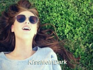 KissMeInDark