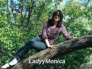 LadyyMonica