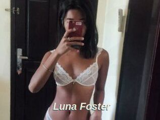 Luna_Foster