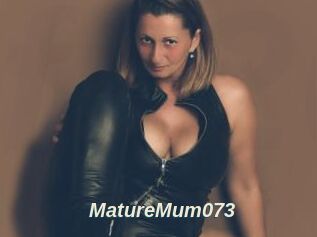 MatureMum073