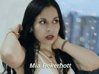 Mia_Bekerhott