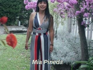 Mia_Pineda