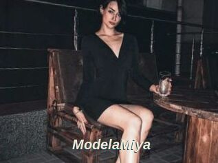 ModelaMiya