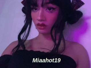 Miaahot19