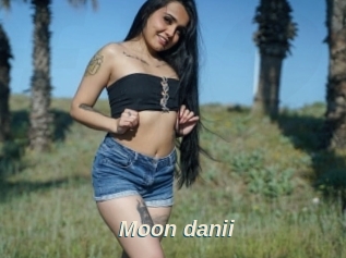 Moon_danii