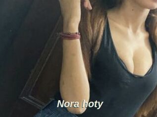 Nora_hoty