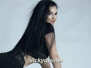 Vickydivinee
